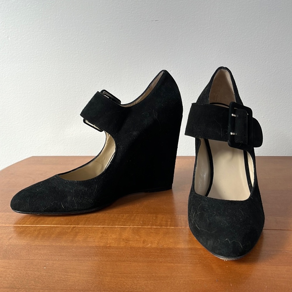🗝️Hobbs London Black Suede Wedge with Buckles